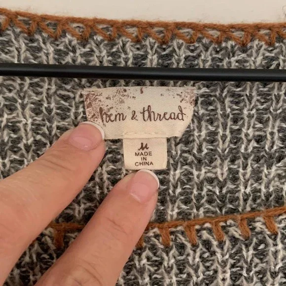 Hem & Thread Knit Pullover Sweater - Medium - Picture 6 of 7
